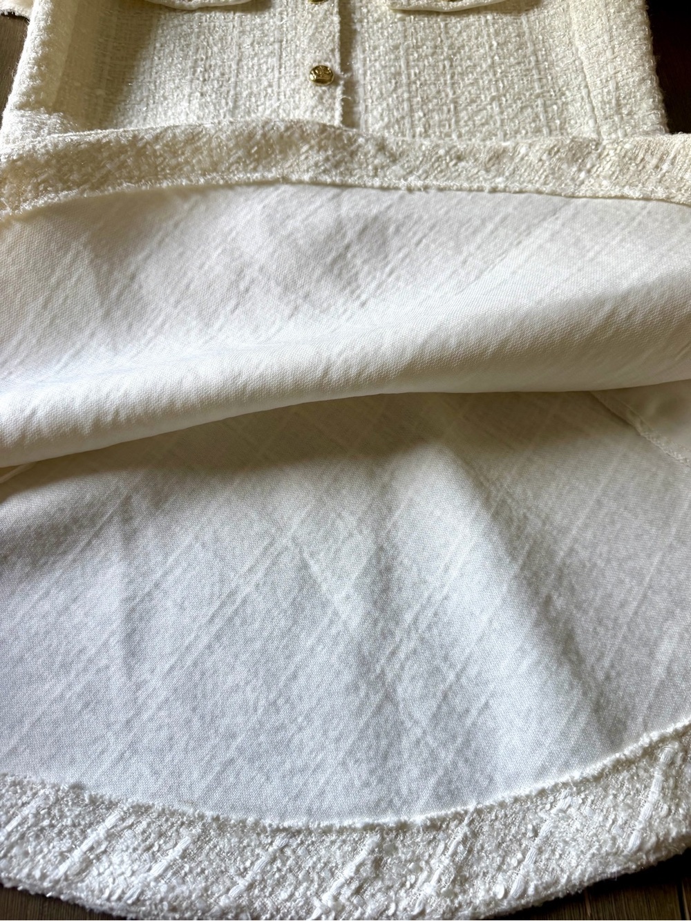 Elegant Cream Short-Sleeve Tweed Dress with Button Detail - Picture 8 of 12